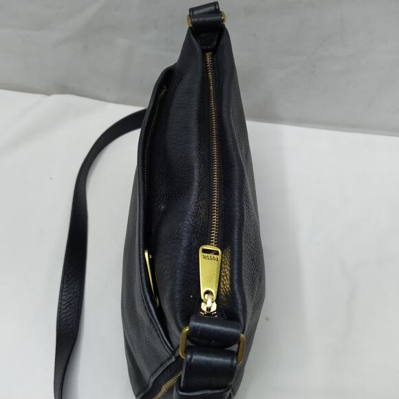 Fossil Black Pebbled Leather Zipper Expandable Crossbody Bag - Picture 13 of 16